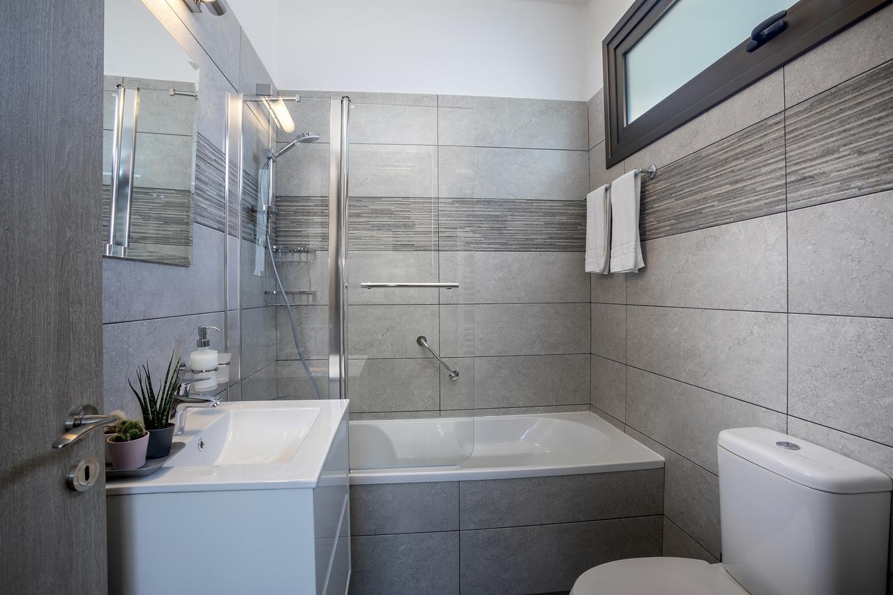 Chris Le Mare Luxury Villa Protaras Exterior photo